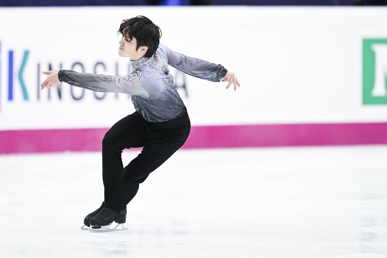 「昌磨のマジックを見せて！」世界王者・宇野昌磨を奮起させたランビエル・コーチの激励…300点超えに「スーパーエキサイティング」(38)