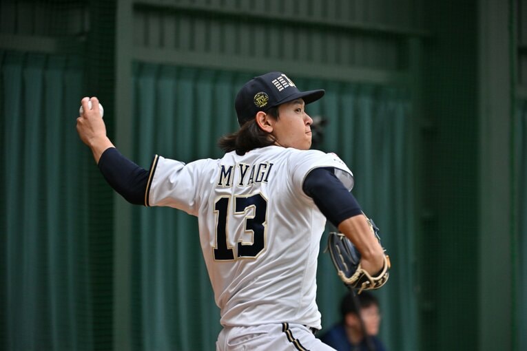 同じ沖縄出身のオリックス・宮城大弥。「意外性があって面白い」という　©︎Hideki Sugiyama