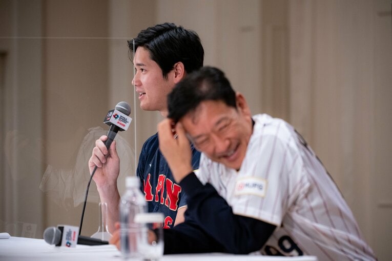 大谷のツンデレ発言に笑う栗山監督（2/3）　©Nanae Suzuki