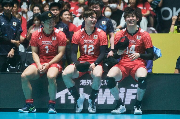石川祐希、西田有志、高橋藍と多彩なアタッカー陣が揃う男子バレーボール日本代表。およそ20年前、エースとしてコートに立っていた加藤氏は現在の躍進をどう見ているのか ／ photograph by Yuki Suenaga