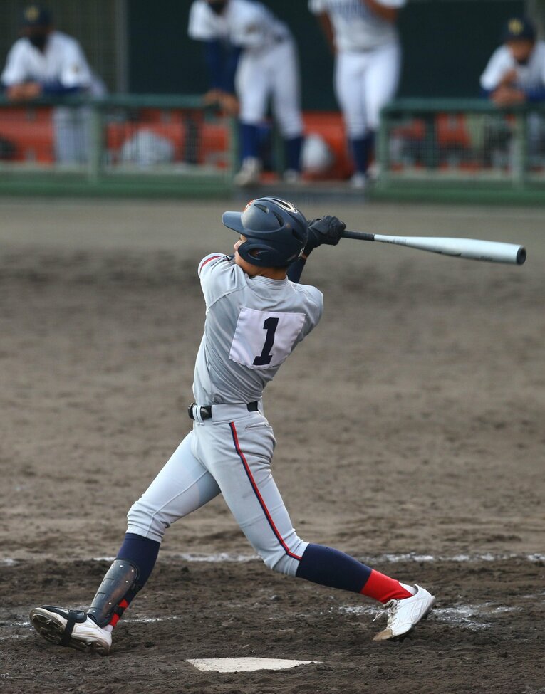 プレッシャーがかかる試合状況でも、しっかりとボールを捉えられるバッティングセンスも光る　©︎Sankei Shimbun