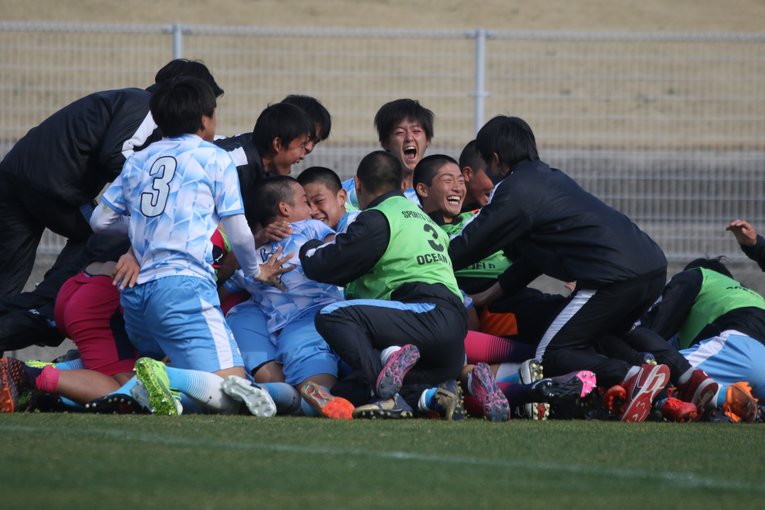 中国新人大会で優勝した高川学園　©︎Takahito Ando