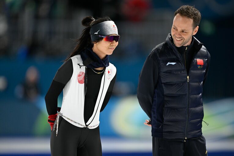 練習中の高木美帆とヨハンコーチ　©Asami Enomoto/JMPA