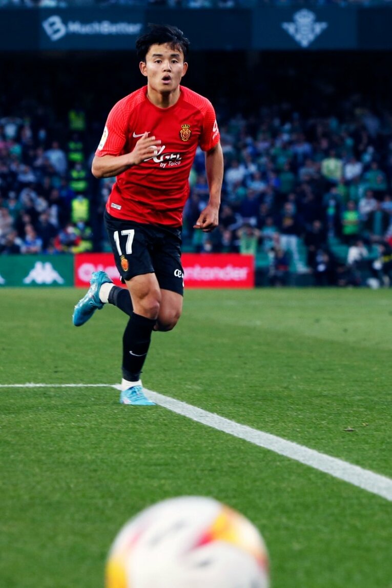 森保監督が久保建英をスペインまで見に来たのに…45分で交代　カメラマンが「終盤までいれば」と心残りを感じた理由(23)