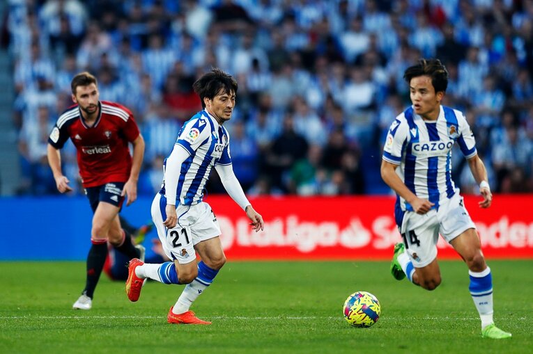 「TAKE 14」ユニ少年の期待に応えて…前髪イメチェン久保建英のW杯後ソシエダ初戦「ゴールへの気迫＋守備」を撮った〈写真多数〉(24)