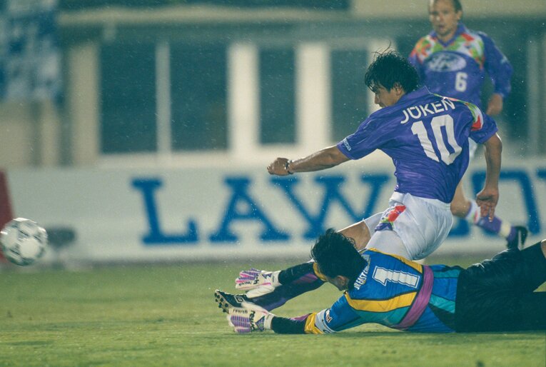 広島時代の高木　©Sports Graphic Number