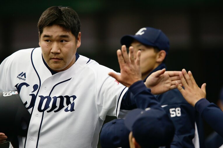 「サンペイ、三振してもいいからさ」“おかわりくん”ブレイク前夜の西武・中村剛也を救った言葉《祝・史上14人目の450本塁打》(85)