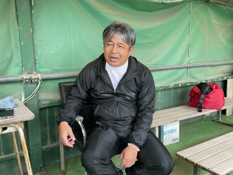 2025年4月撮影、京都廣学館高校コーチ　©︎NumberWeb