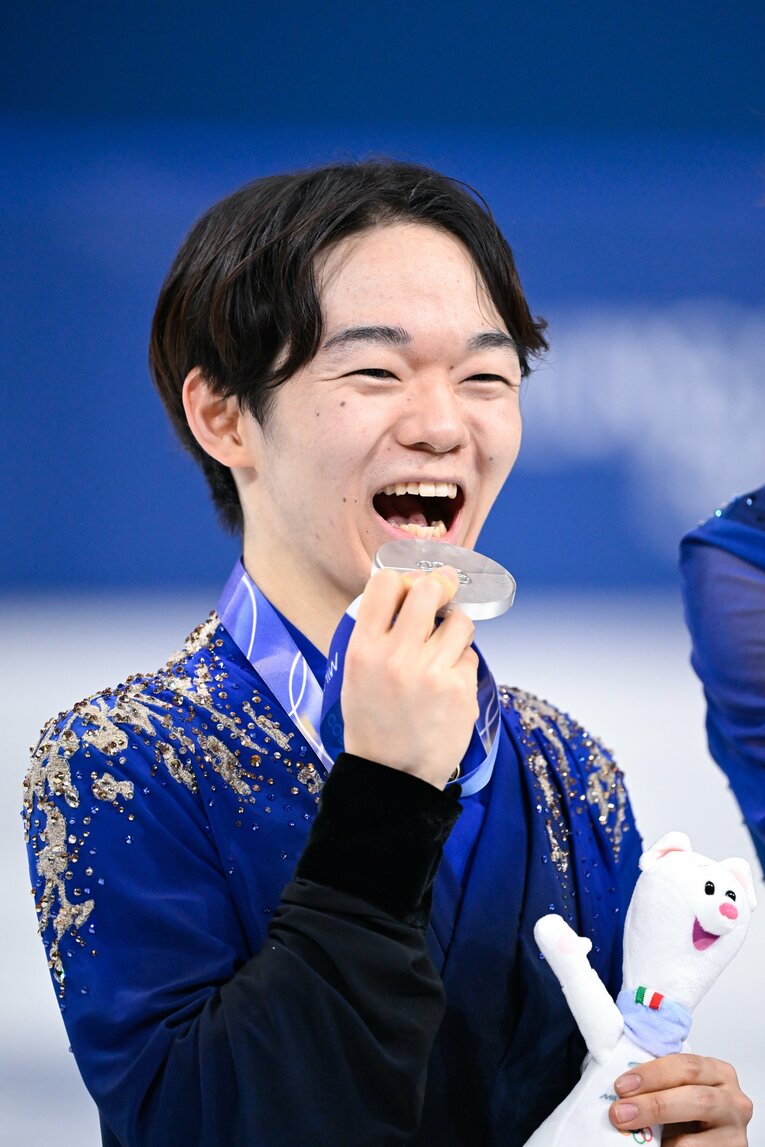 銀メダルを手に満面の笑顔　©️Asami Enomoto / JMPA