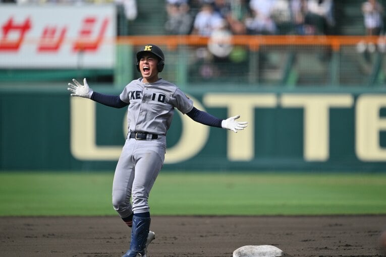 慶応4番打者の加藤右悟（2年）　©Hideki Sugiyama