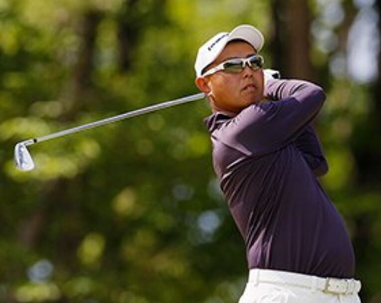 谷口徹　Toru Taniguchi
1968年2月10日、奈良県生まれ。13歳でゴルフをはじめ、PL学園高校、同志社大学を経て、'92年プロに転向。'98年三菱ギャラントーナメントでプロ初優勝を果たし、'02年、'07年には日本ゴルフツアー賞金ランク1位を獲得。生涯獲得賞金は14億円を突破。169cm、72kg。