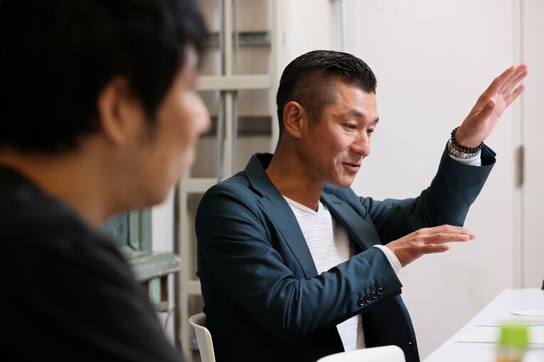 笑い飯の哲夫さん（ボケ・ツッコミ担当）。2010年M-1チャンピオン。02年～10年大会、9年連続で決勝進出の最多記録を持つ　©Shigeki Yamamoto