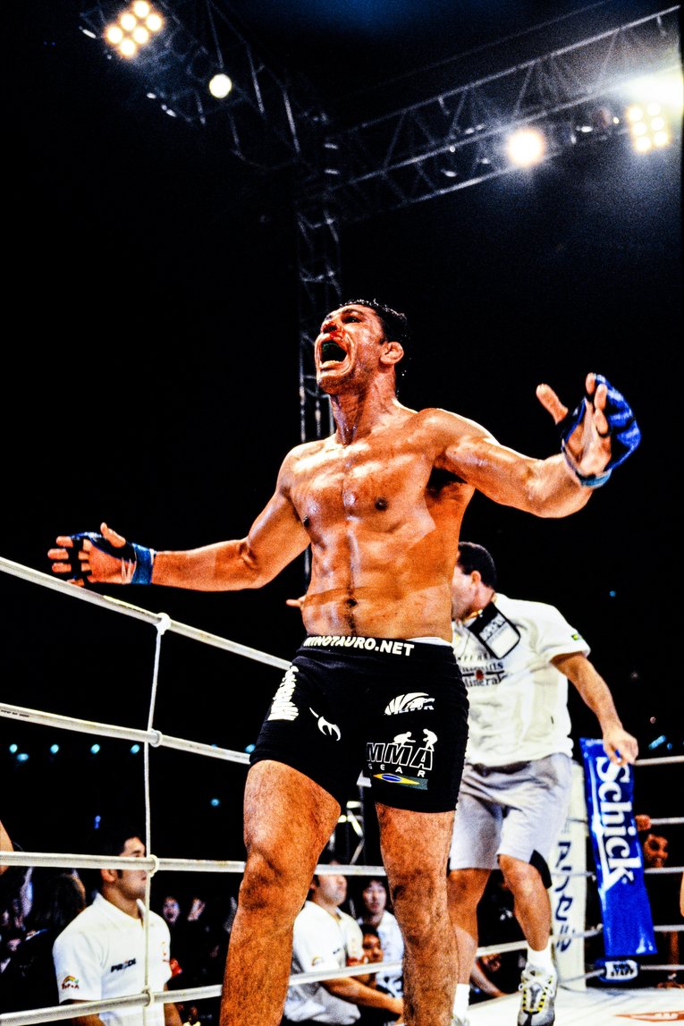 号泣する桜庭和志、高田延彦のハッピーエンド、伝説のミルコvs.ノゲイラ… カメラマンが目撃したMMA東京ドーム大会の衝撃の瞬間(37)