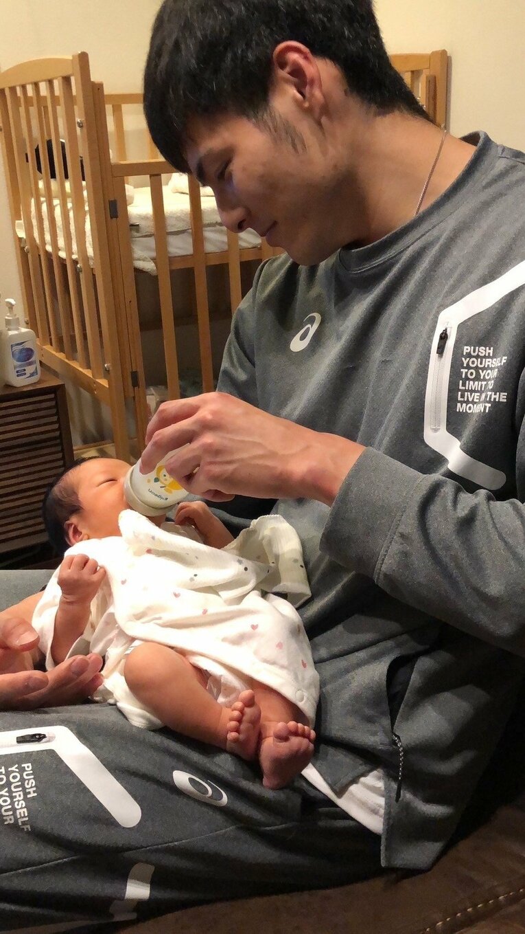 4歳と2歳の娘をもつ高橋健太郎。家族の存在は、大きなモチベーションになっている（写真/伊織さん提供）