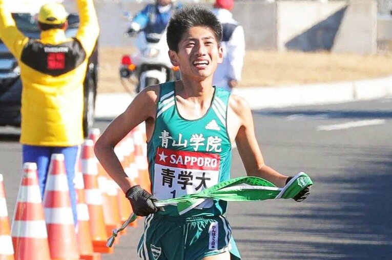 2014年に入学し、同年度から4年間箱根駅伝を走って4連覇に貢献した田村和希。しかし入学時は同期・中村祐紀の背を追っていた ／ photograph by JIJI PRESS