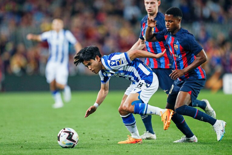 今季9点目！ 久保建英が凄まじい「バルサ撃破ドリブル、ブスケッツ退団・優勝セレモニーが同時に」カメラマンが見た“美しいカンプノウの夜”(62)