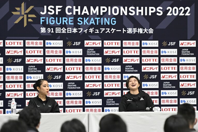 表彰式後の記者会見　©Asami Enomoto