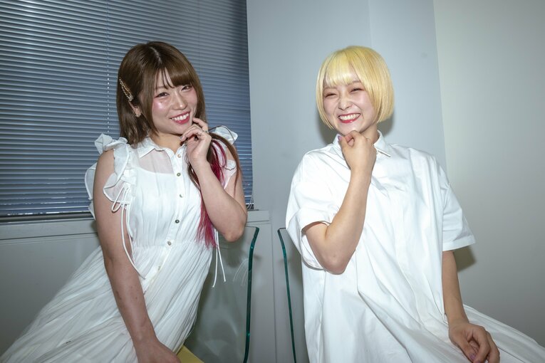 「かけがえのない存在、かな」ついにタッグ再結成、中野たむ＆なつぽいは息が合わないから強い？「譲り合ったらウチらじゃない」《Wグラビア対談》(42)