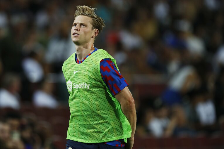 “財政難なのに大補強”バルサを激写　誹謗中傷されたデヨンクへの拍手、33歳レバンドフスキが作る深みとは〈次戦は久保建英ソシエダ〉(24)