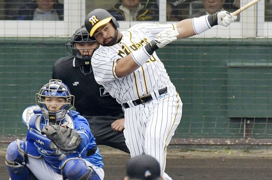阪神の新外国人選手ロサリオの衝撃!ダンカンが目撃した恐るべきスイング。<Number Web> photograph by Kyodo News