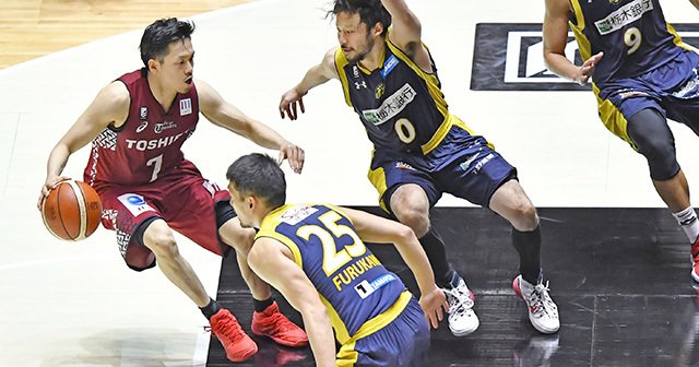 川崎・篠山竜青に涙を流させたもの。Bリーグの成功を象徴する男の1年間。（ミムラユウスケ）