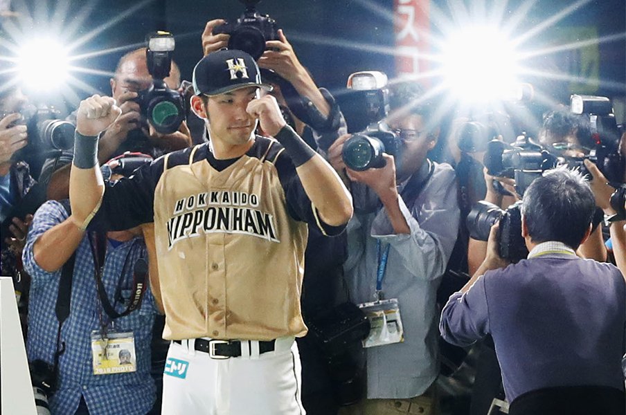 日本ハムの三塁は大田泰示が適任。過去のコンバート成功例から考える。<Number Web> photograph by Kyodo News