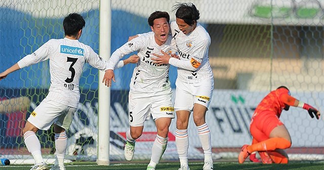 CBとFW両方の才を持つ田上大地。長崎でJ1初ゴールを決めた必然。(安藤隆人)