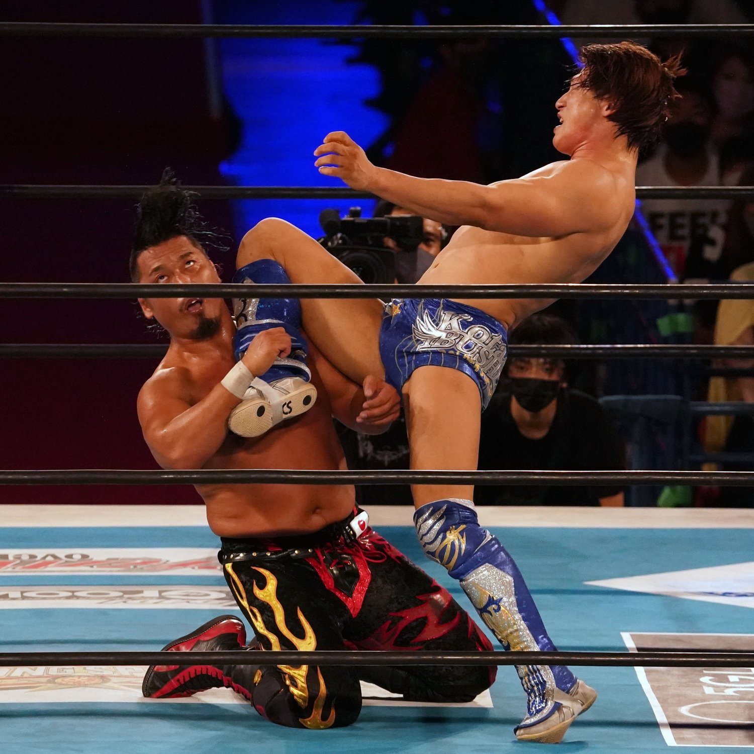 飯伏の“本家”カミゴェが炸裂して勝負あり