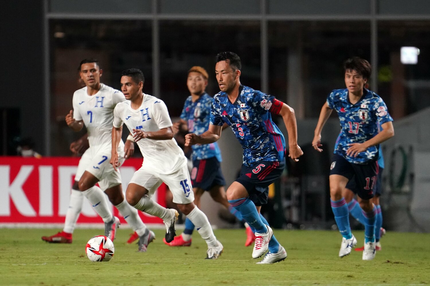 ホンジュラス戦で先制点を挙げた吉田麻也だが……©Getty Images