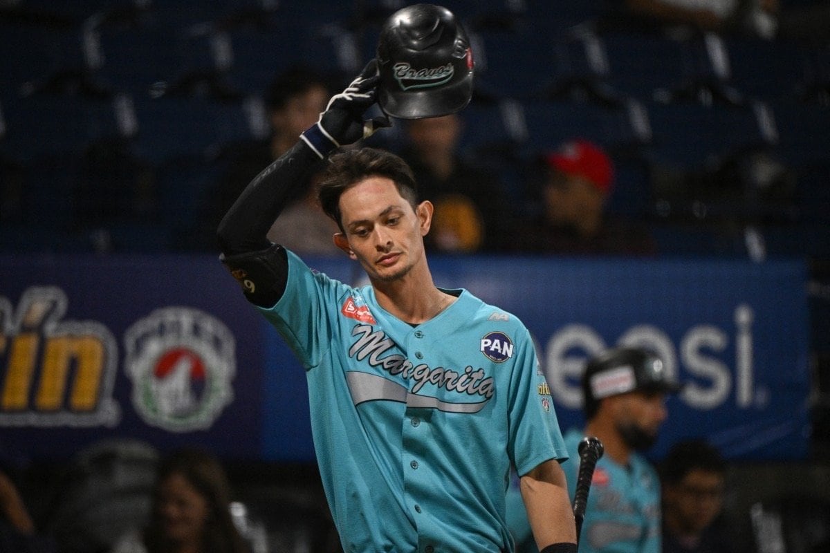 昨年に続き、ブラボスのユニフォームに袖を通した乙坂　写真は本人提供