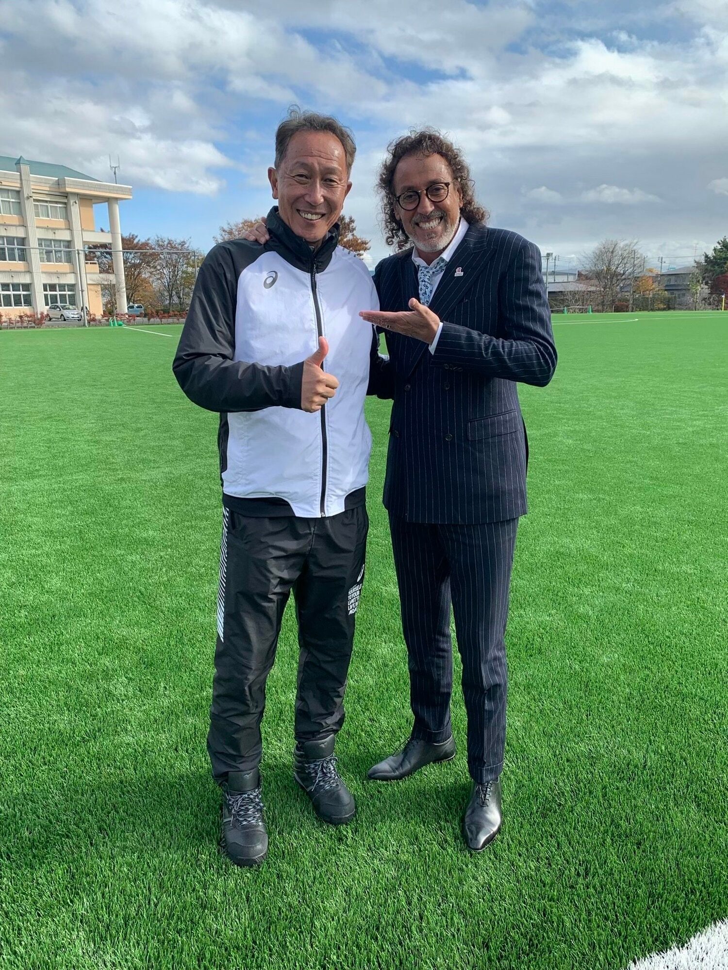 花巻東高校へ駆けつけたラモス。東北新人大会では4強に進出するなど、着実に強化が進んでいる(事務所提供)