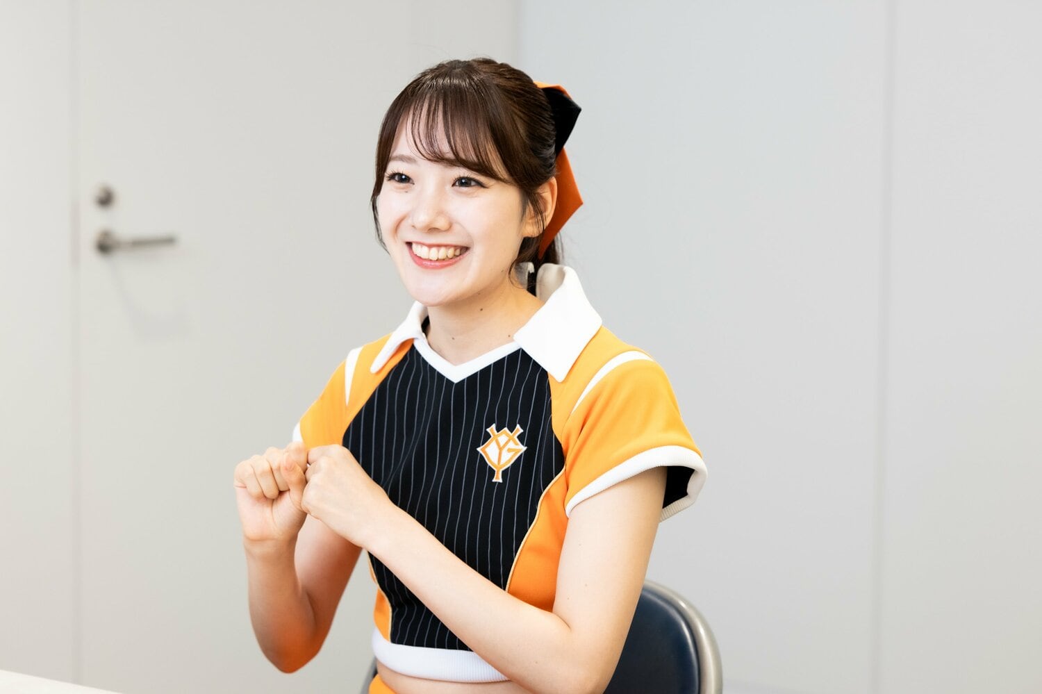 大学時代のビール売り子のアルバイトについて振り返る大倉さん　©Miki Fukano