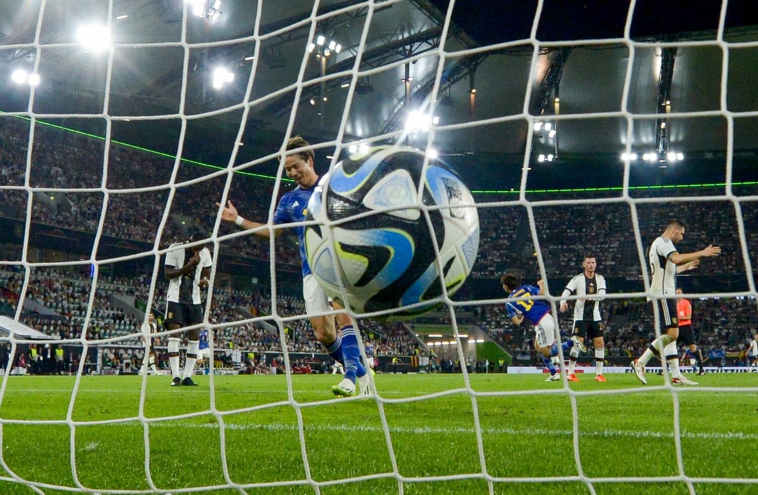 日本の4点目がゴールに突き刺さった瞬間、ドイツの面々は戦意を失った　©Getty Images