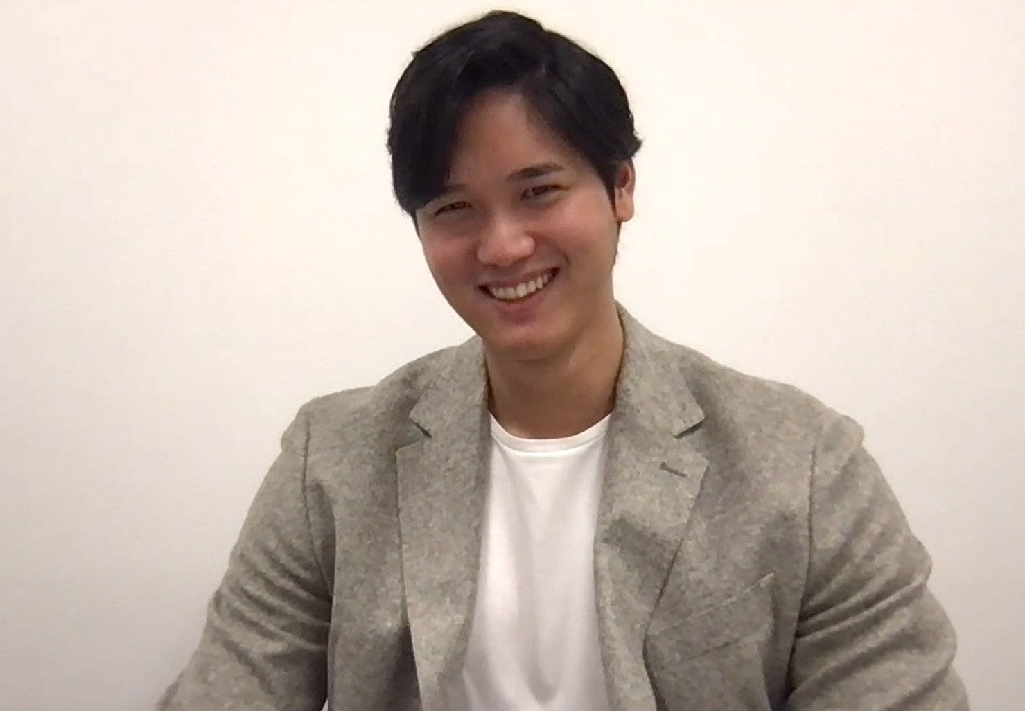 MVPの発表後、「MLBネットワーク」に出演した大谷　©JIJI PRESS/MLB Network