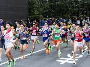 「箱根ランナーの走り方が大きく変わった」厚底シューズは日本人選手の走法も変えた「日本人には…大きな負担がかかる場合も」
