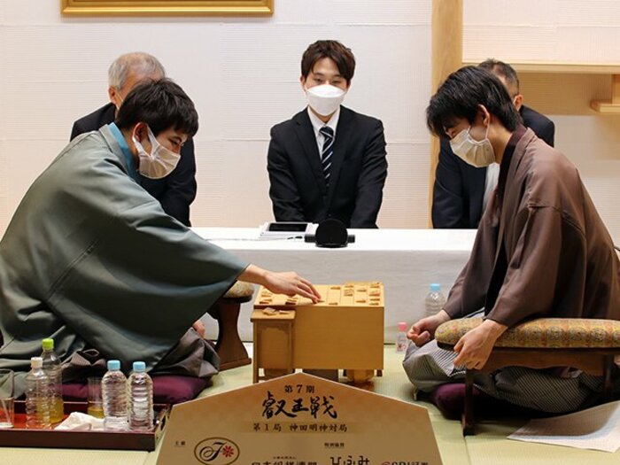 “藤井聡太16歳に携帯番号を聞いた4年後”のタイトル戦対決… 出口若武六段(27)は叡王戦で「五冠の刺客」となれるか<Number Web> photograph by 日本将棋連盟