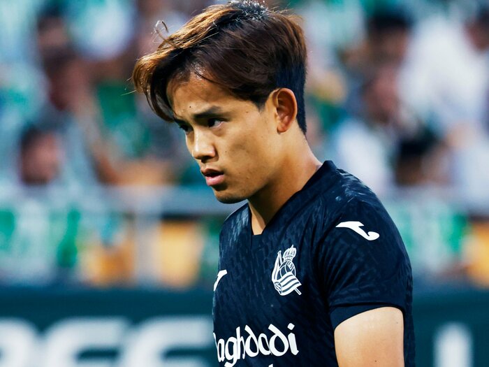 “W杯悪夢のケガ”久保建英「左ひざにテーピング」「タオルを叩きつけ怒り」スペイン復帰戦で敵地タクシー運転手が「クボ…2、3点取ってよ」なぜ？＜Number Web＞ photograph by Daisuke Nakashima