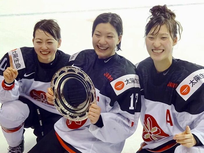 スマイルジャパン、3人娘の「原点」。苫小牧東高で過ごした3年間の重み。＜Number Web＞ photograph by Nobuko Kozu