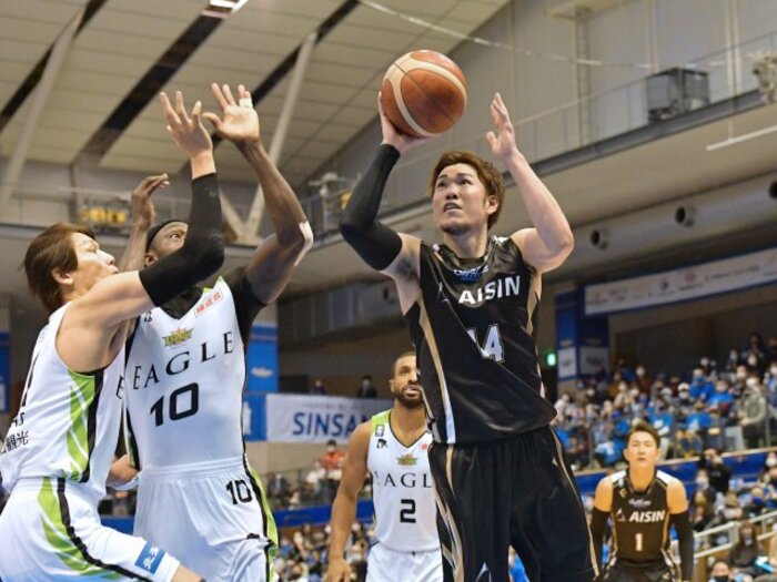 「ダーク・ノビツキーか金丸晃輔か」元NBA選手も称賛するシーホース三河のエースの“異能”<Number Web> photograph by B.LEAGUE