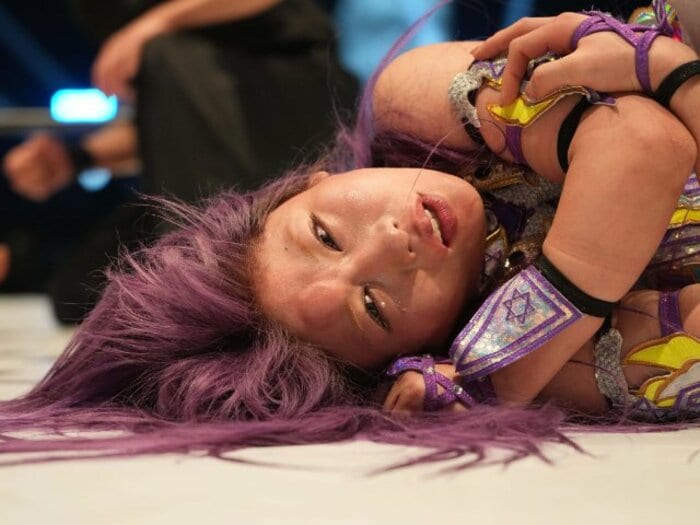 「行くな、やめんのやめろ」「たむ、ありがとうな」中野たむとジュリア“最後の一騎打ち”の結末は…スターダムに残る者と去る者のドラマ＜Number Web＞ photograph by Essei Hara