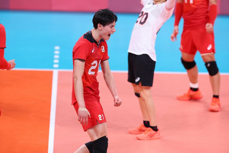 史上最年少の19歳でオリンピックの舞台に立った高橋藍（東京五輪）　©︎JMPA