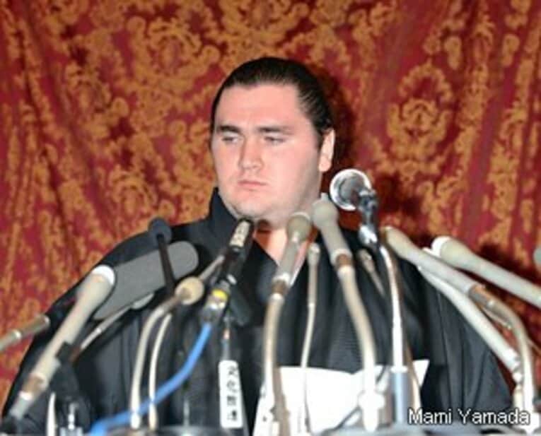 2008年に大麻所持容疑で現役幕内力士として史上初の逮捕となった若ノ鵬。解雇の処分撤回を求め相撲協会と裁判で争う中、八百長問題にも言及していた