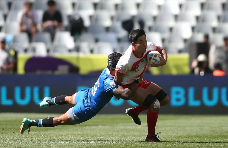 セブンズワールドシリーズで日本代表としてプレーする丸尾　©︎REX/AFLO