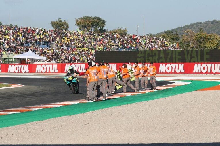 photograph by Satoshi Endo