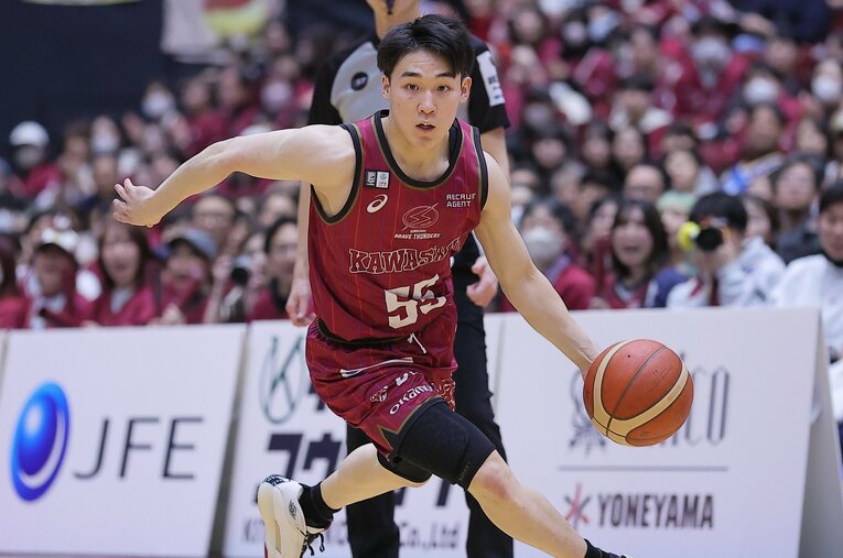 今季からBリーグの川崎ブレイブサンダースに入団した21歳の岡田大河。欧州という異国の地で学んだものとは？ ／ photograph by B.LEAGUE