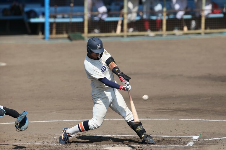 ヤクルト1位、法大の松下のバッティング（３／６）　©︎Shigeki Yamamoto