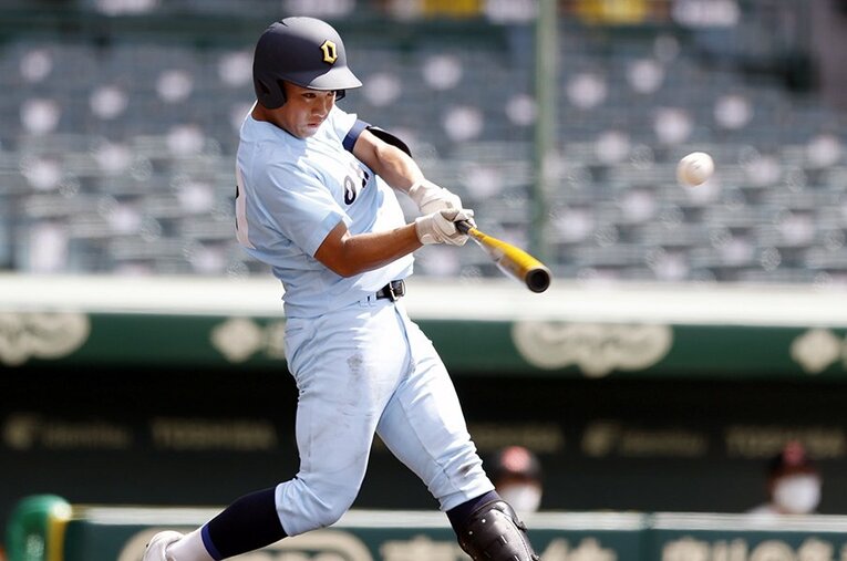 近江高校で投手から捕手に転向した島滝悠真。大阪桐蔭相手にもそのリードは光るか ／ photograph by Getty Images/Kyodo News/JMPA