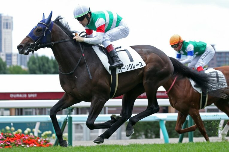 札幌競馬場での新馬戦を完勝したオーソクレース。鞍上はクリストフ・ルメール ／ photograph by Sankei Shinbun