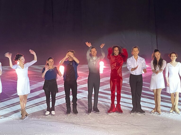 ガラ公演を終えたジェイソン・ブラウンら。客席からは大きな拍手が送られた　©Akiko Tamura