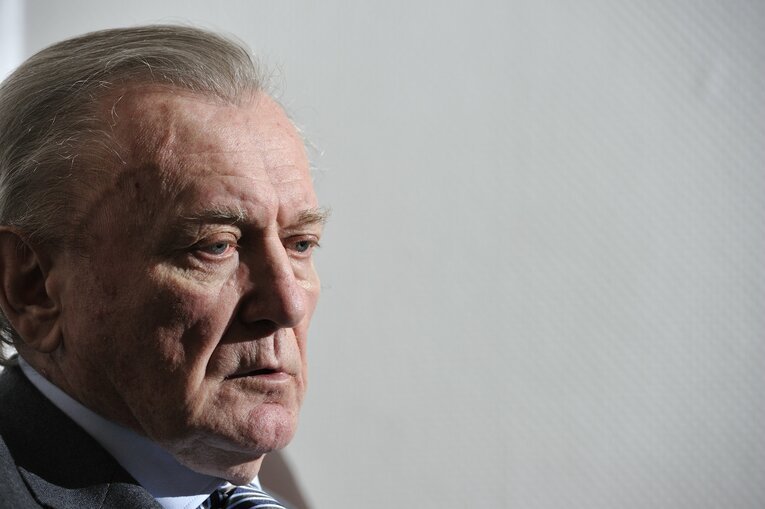 困難な状況にある母国ボスニアをはじめ、サッカーの未来を語った（2013年撮影）